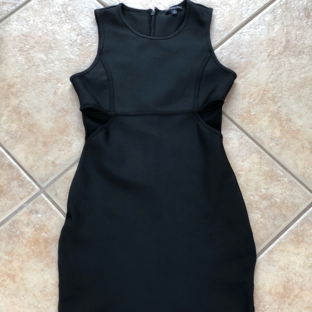 Black simple dress!